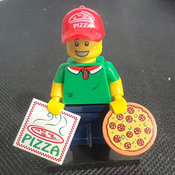 Series 12 Collectible Minifigure 71007 - Pizza Delivery Guy & Activity Book - Picture 2 of 8